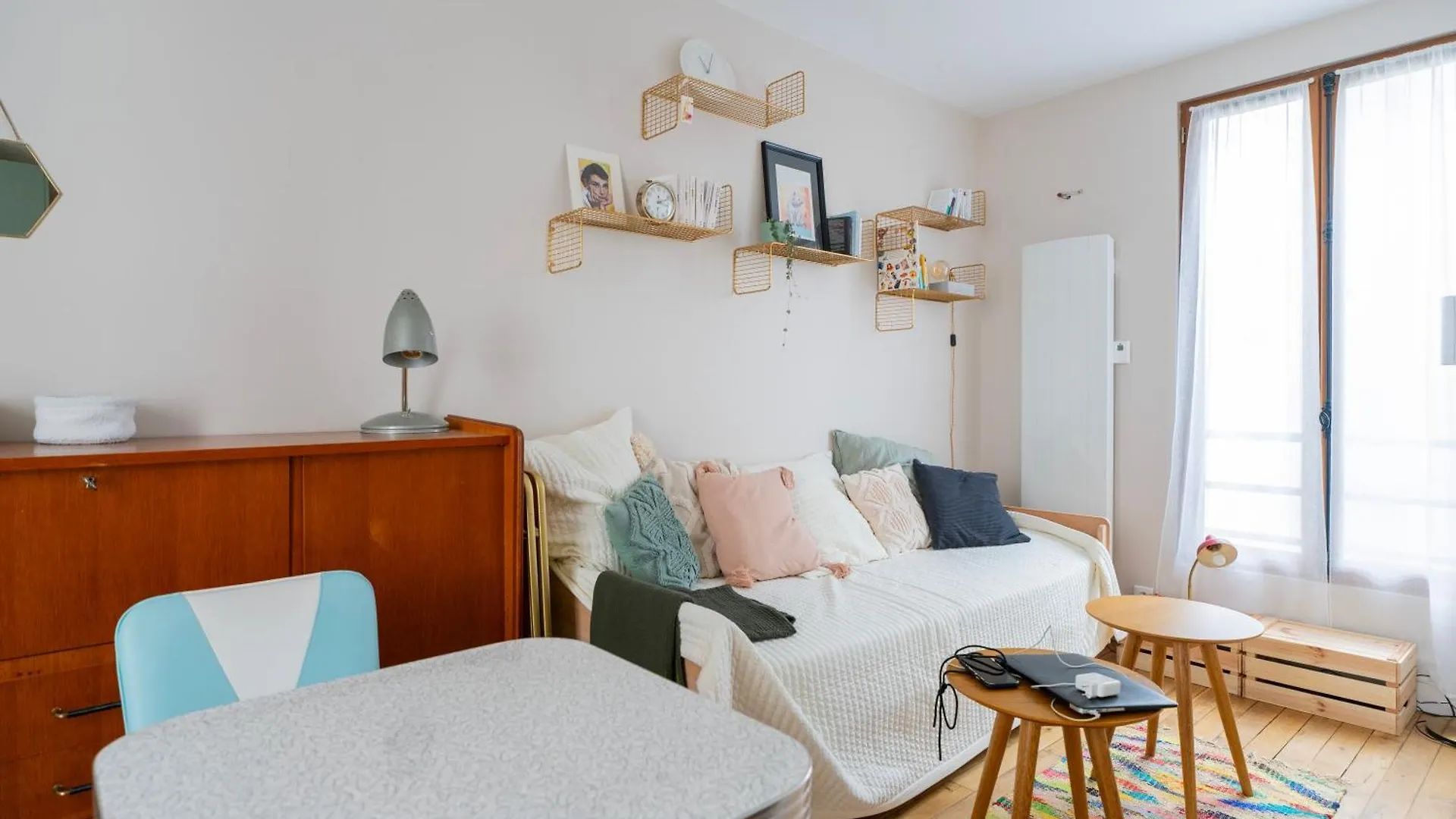 In Canal Saint Martin Apartment Paris