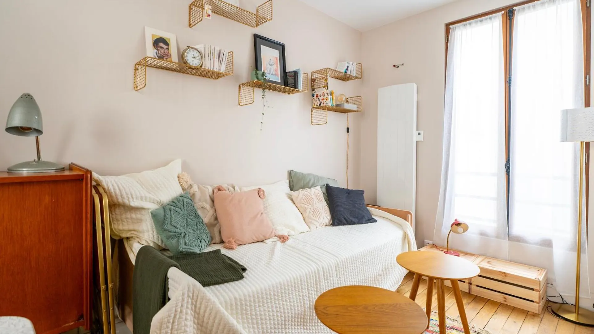Apartment In Canal Saint Martin
