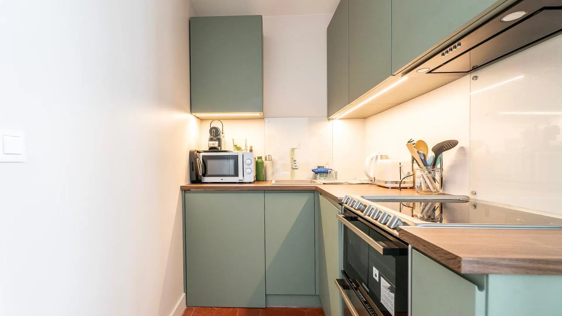 Apartment In Canal Saint Martin *